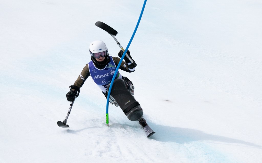 Maiju Laurila pujottelemassa.